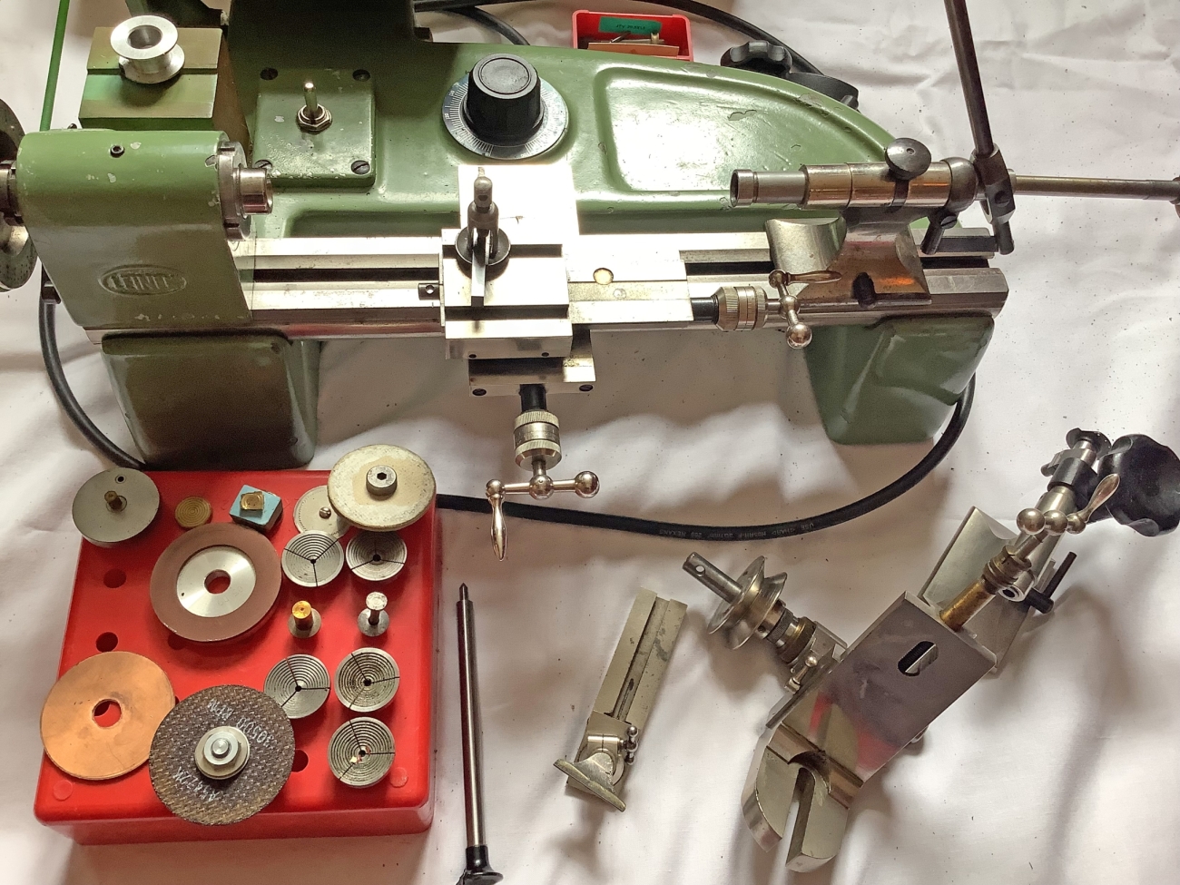 Leinen Watchmaker's Lathe. Very well equipped and with variable-speed ...
